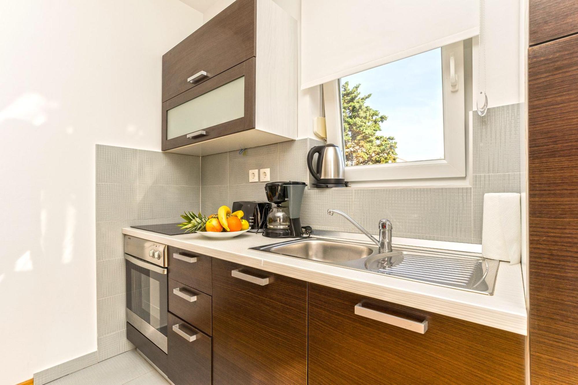 Summer Breeze Pool Apartments Новаля Номер фото